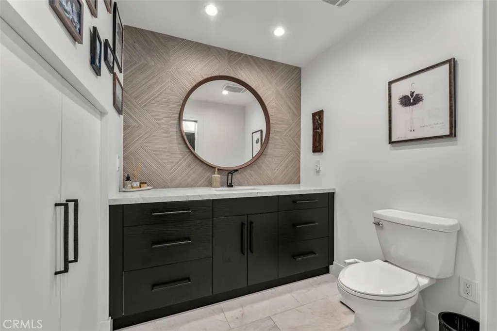 2111 Vista Entrada, Newport Beach, California 92660 home-pic-5