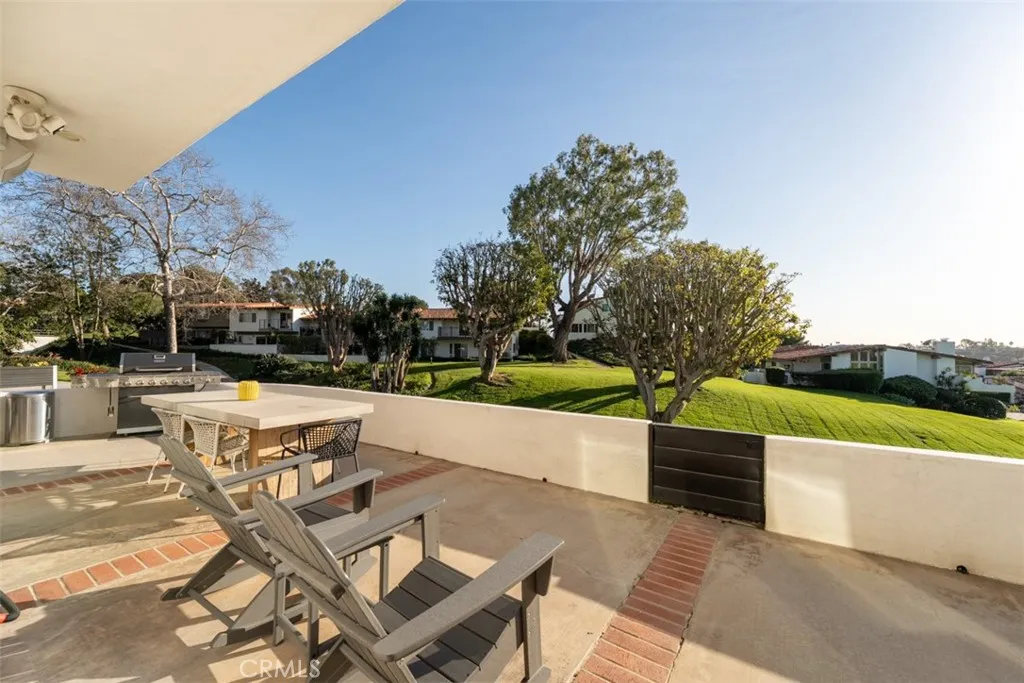 2111 Vista Entrada, Newport Beach, California 92660 home-pic-21