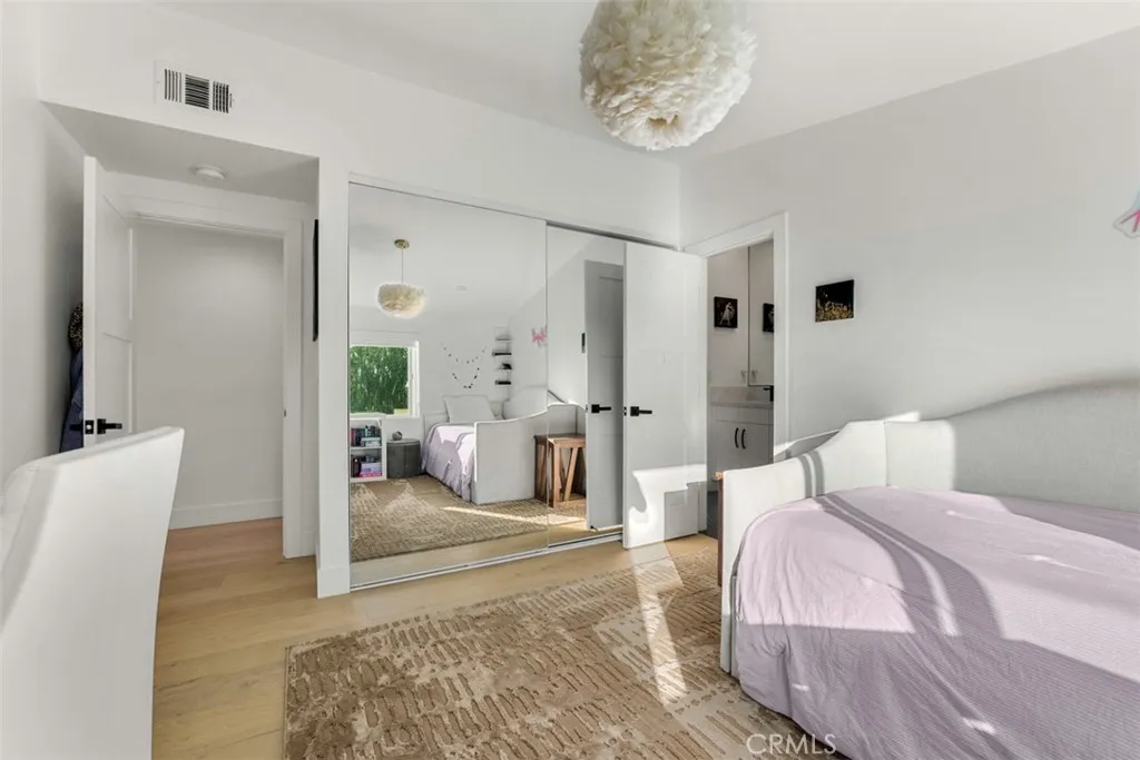 2111 Vista Entrada, Newport Beach, California 92660 home-pic-17