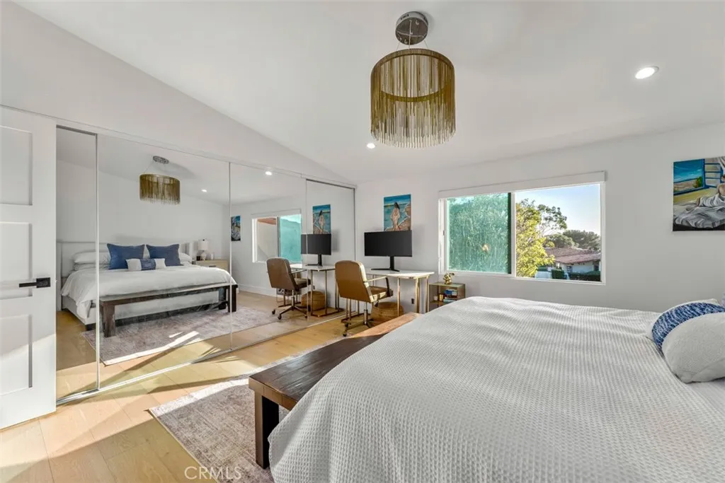 2111 Vista Entrada, Newport Beach, California 92660 home-pic-13