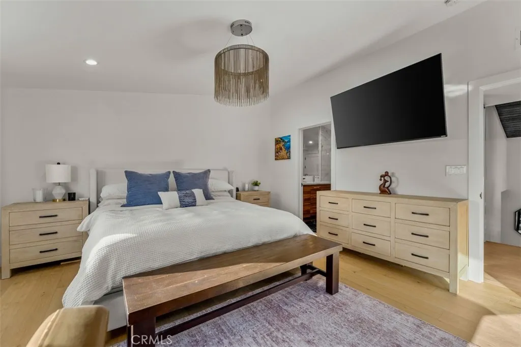 2111 Vista Entrada, Newport Beach, California 92660 home-pic-12