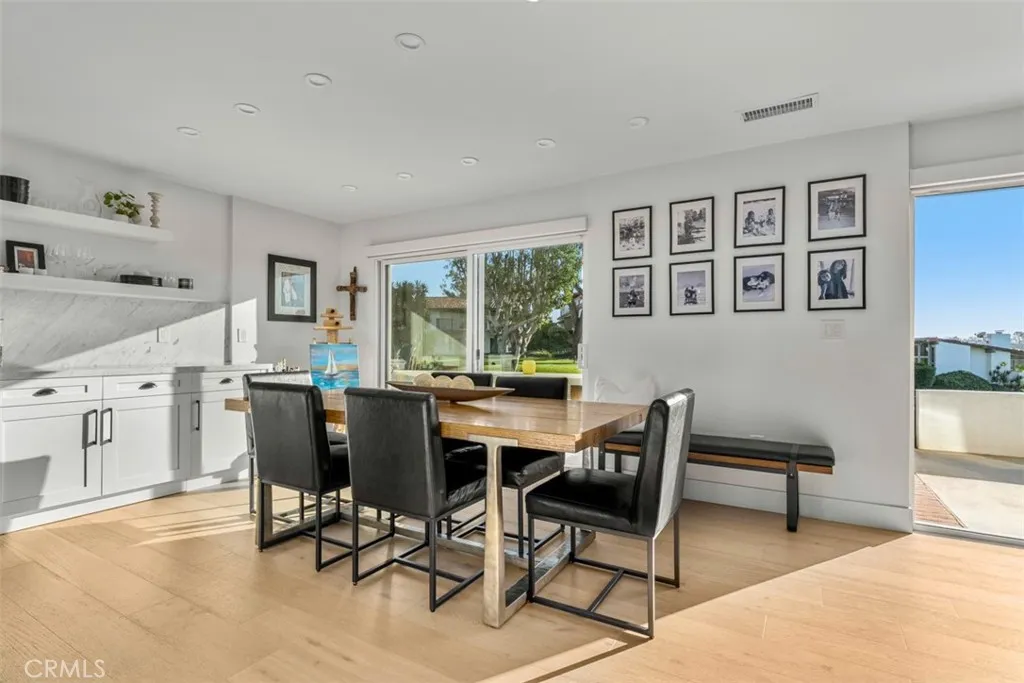 2111 Vista Entrada, Newport Beach, California 92660 home-pic-11