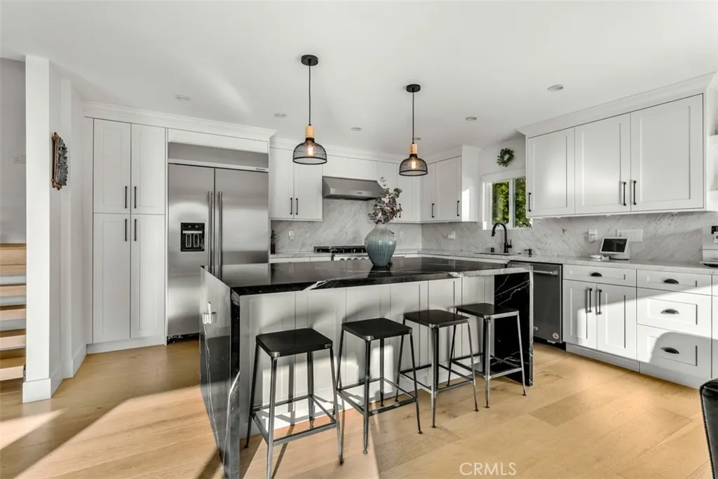 2111 Vista Entrada, Newport Beach, California 92660 home-pic-8