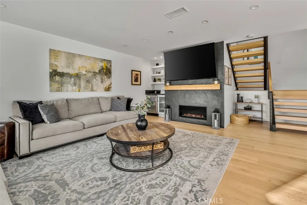 2111 Vista Entrada, Newport Beach, California 92660 home-pic-7