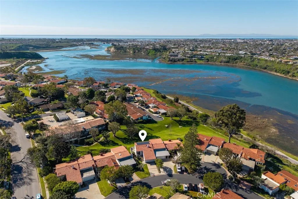 2111 Vista Entrada, Newport Beach, California 92660 home-pic-26