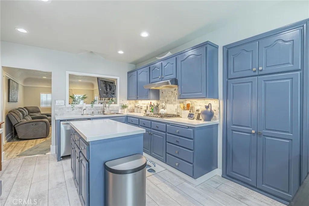 2548 E Washington, Carson, California 90810 home-pic-11