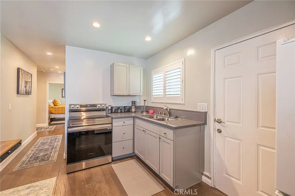 2548 E Washington, Carson, California 90810 home-pic-18