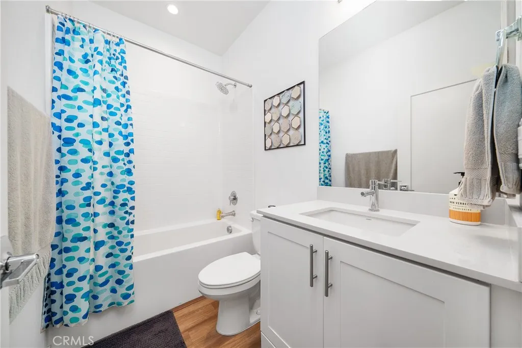 2210 Synergy, Irvine, California 92614 home-pic-22