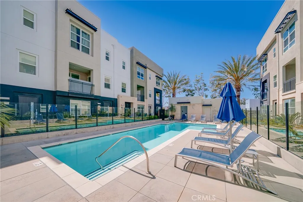 2210 Synergy, Irvine, California 92614 home-pic-30