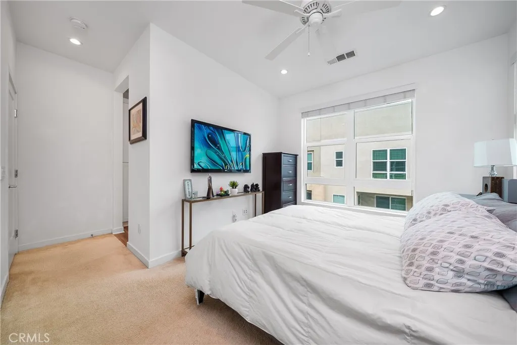 2210 Synergy, Irvine, California 92614 home-pic-20