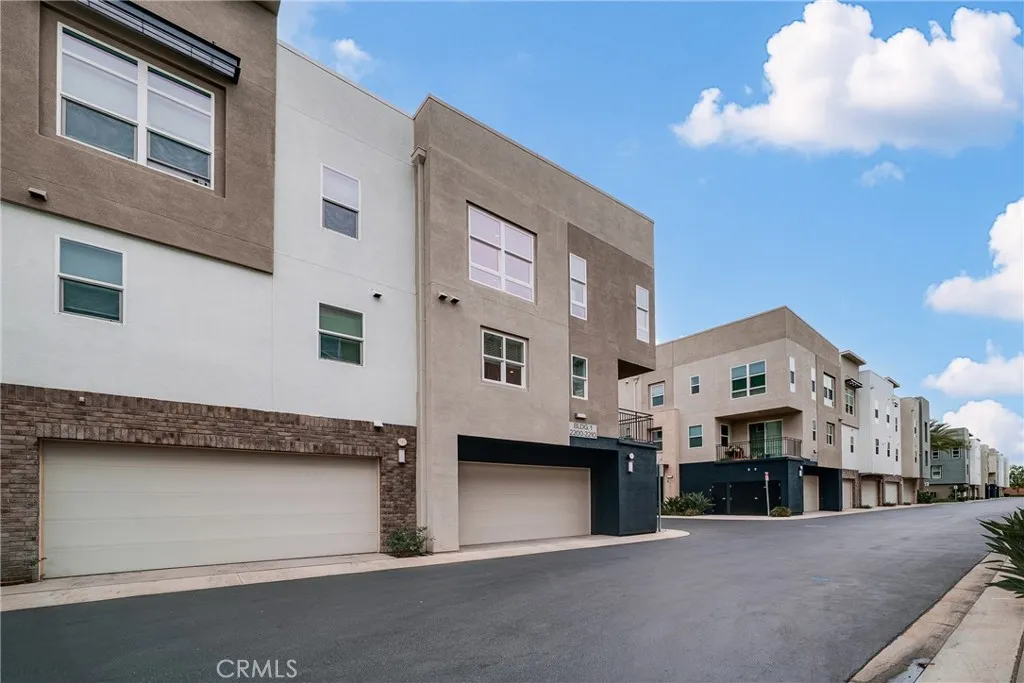 2210 Synergy, Irvine, California 92614 home-pic-5