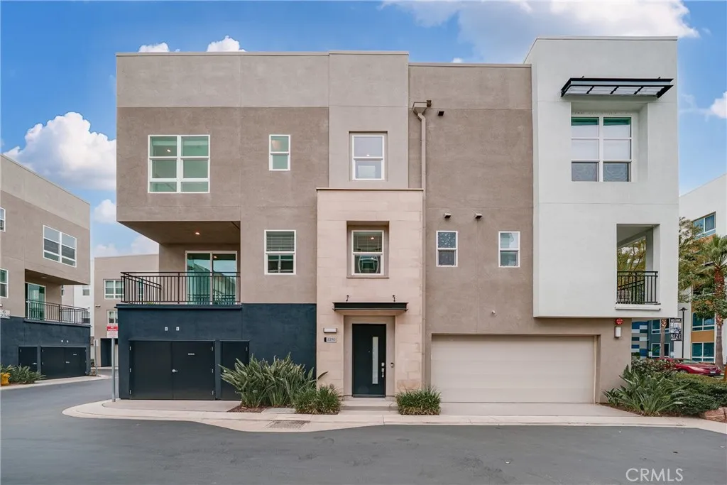 2210 Synergy, Irvine, California 92614 home-pic-1
