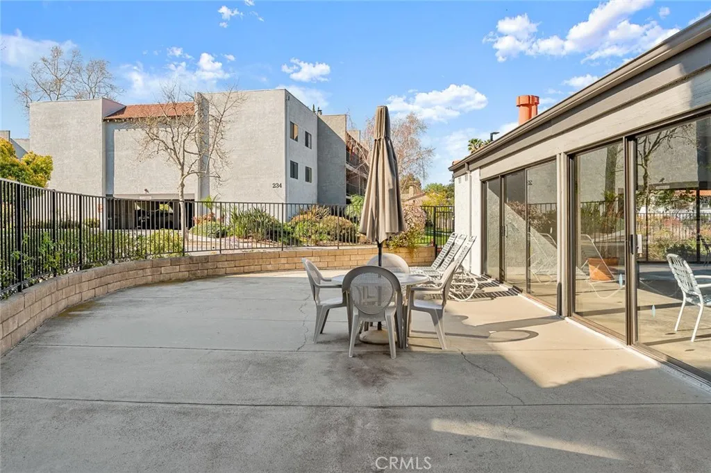246 E Fern Avenue 109, Redlands, California 92373 home-pic-32