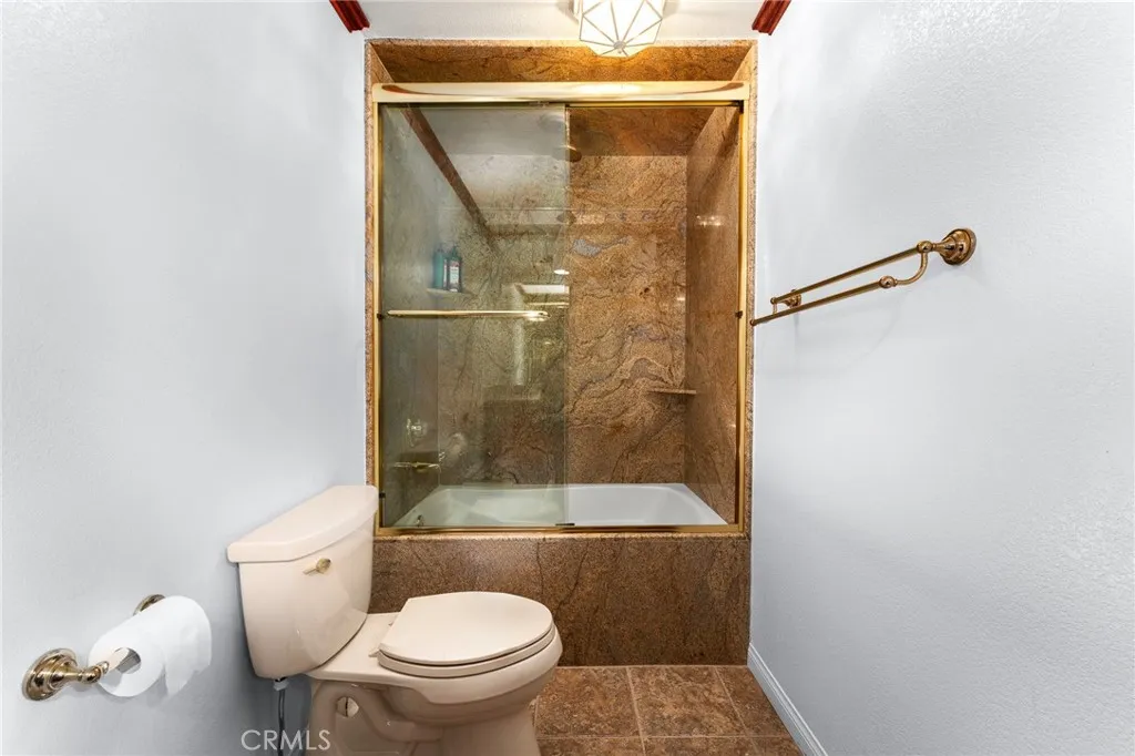 246 E Fern Avenue 109, Redlands, California 92373 home-pic-18