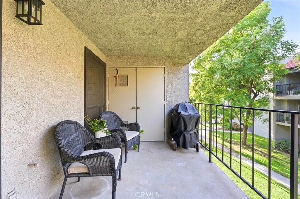 246 E Fern Avenue 109, Redlands, California 92373 home-pic-14