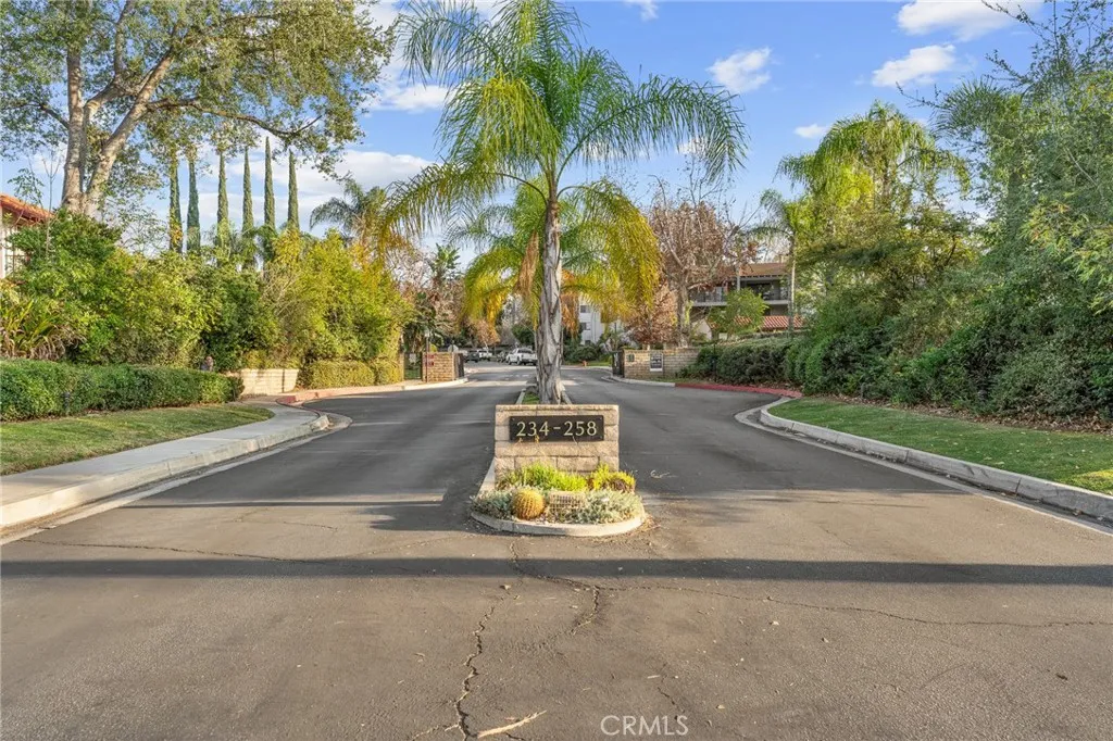 246 E Fern Avenue 109, Redlands, California 92373 home-pic-38