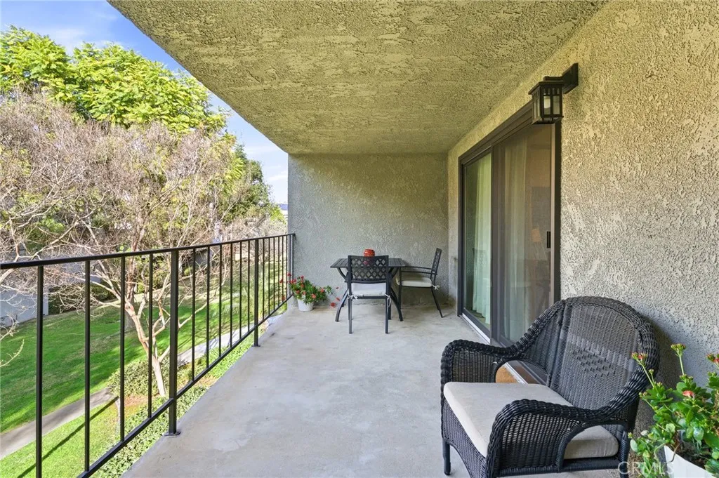 246 E Fern Avenue 109, Redlands, California 92373 home-pic-13