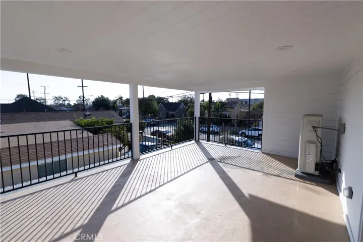 Huge Balcony perfect for entertaining.