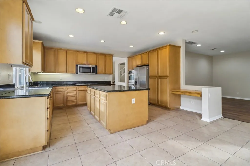 27741 Elderberry Street, Murrieta, California 92562 home-pic-11