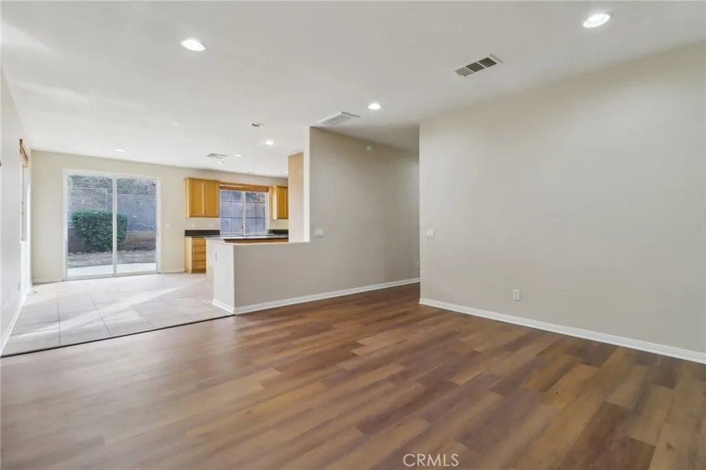 27741 Elderberry Street, Murrieta, California 92562 home-pic-9