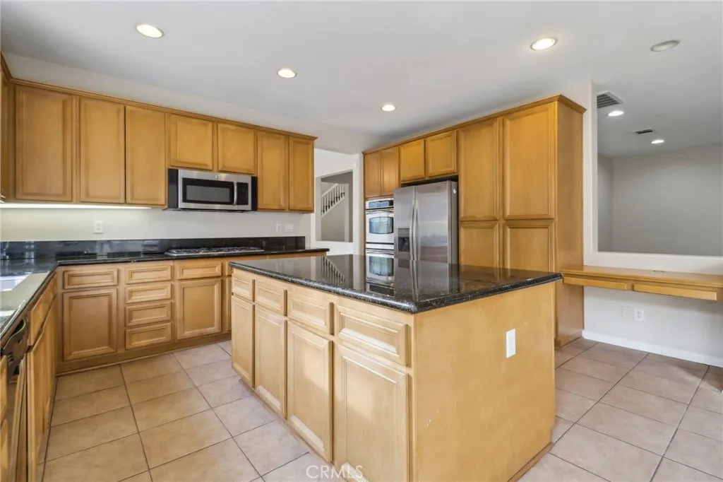 27741 Elderberry Street, Murrieta, California 92562 home-pic-12