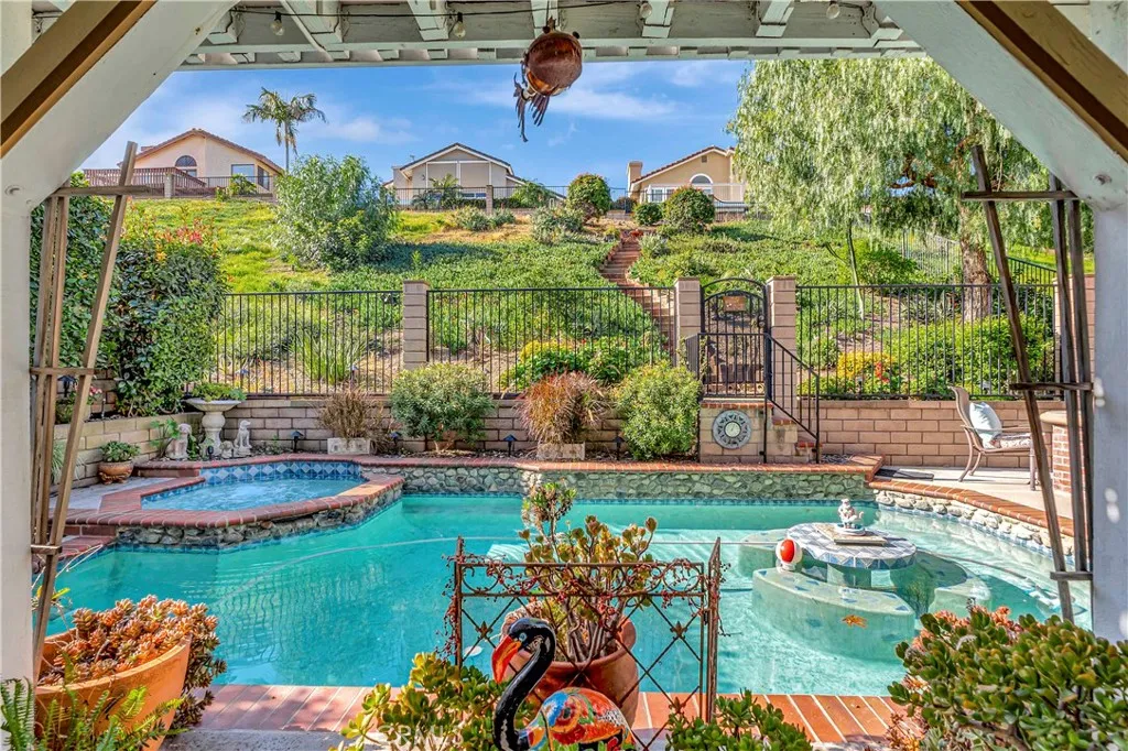 17880 Paseo Del Sol, Chino Hills, California 91709 home-pic-25