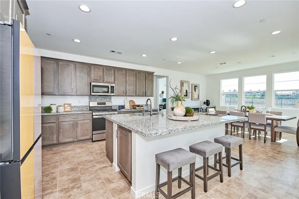 34955 S Serano Square, Yucaipa, California 92399 home-pic-12