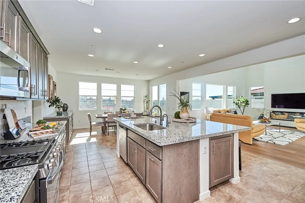 34955 S Serano Square, Yucaipa, California 92399 home-pic-14