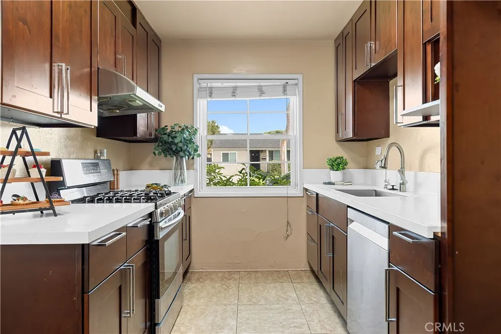 111 N Marian Street, La Habra, California 90631 home-pic-6