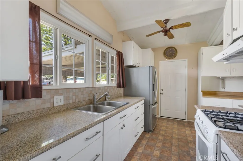 206 N. Clark Terrace, Anaheim, California 92806 home-pic-3