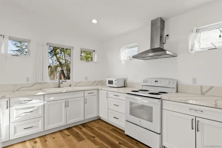 3628 Poe Street, San Diego, California 92106