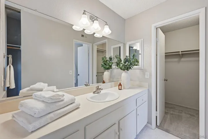 2591 Regent Rd, Carlsbad, California 92010