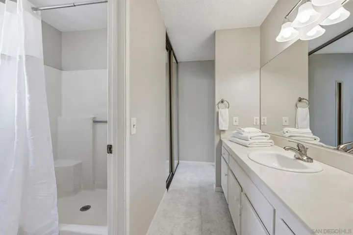 2591 Regent Rd, Carlsbad, California 92010