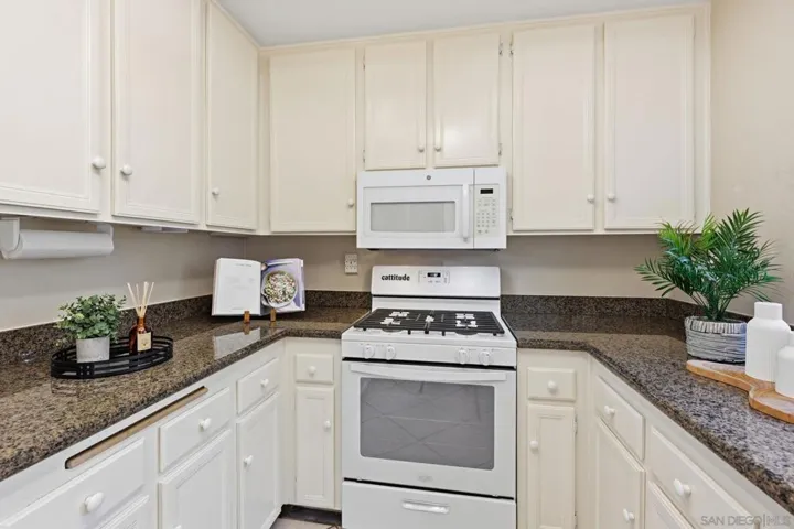 2591 Regent Rd, Carlsbad, California 92010