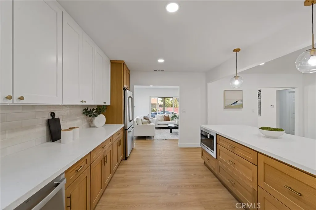 1415 N Screenland, Burbank, California 91505 home-pic-8