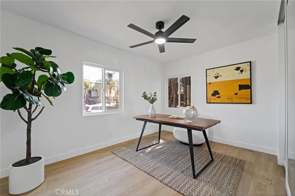 1415 N Screenland, Burbank, California 91505 home-pic-26