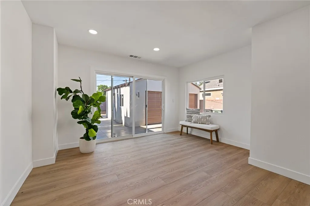 1415 N Screenland, Burbank, California 91505 home-pic-17