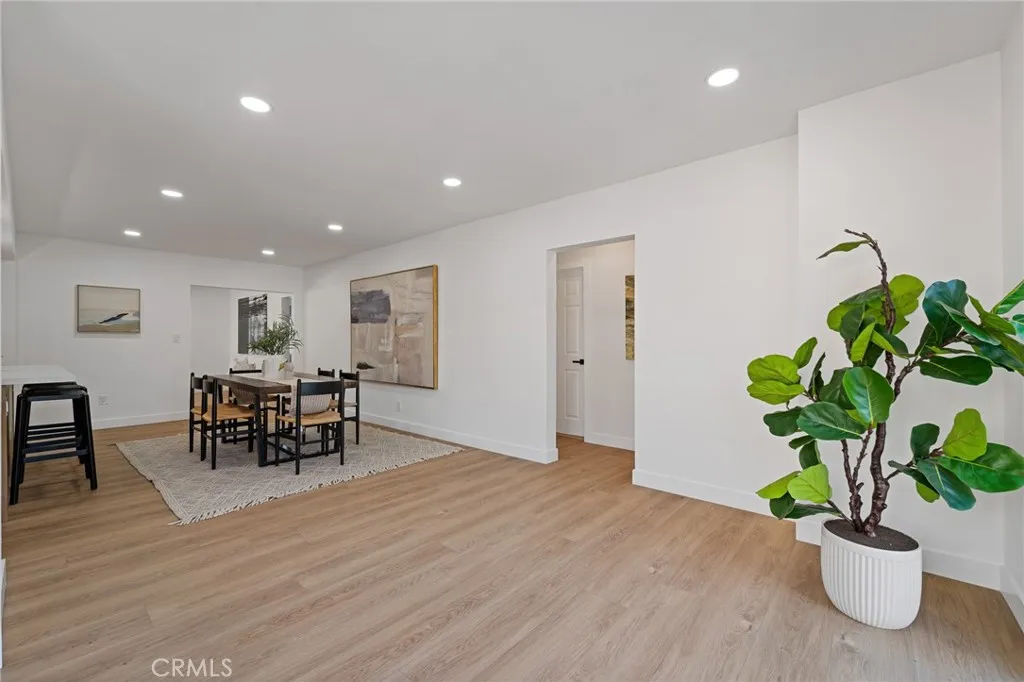 1415 N Screenland, Burbank, California 91505 home-pic-16