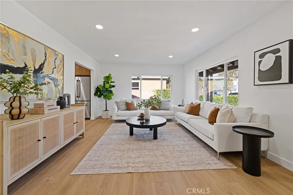 1415 N Screenland, Burbank, California 91505 home-pic-5