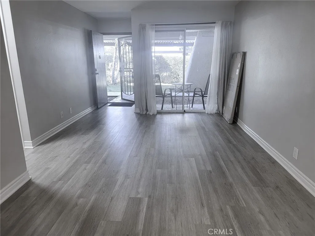 470 N Villa Court 107, Palm Springs, California 92262 home-pic-2