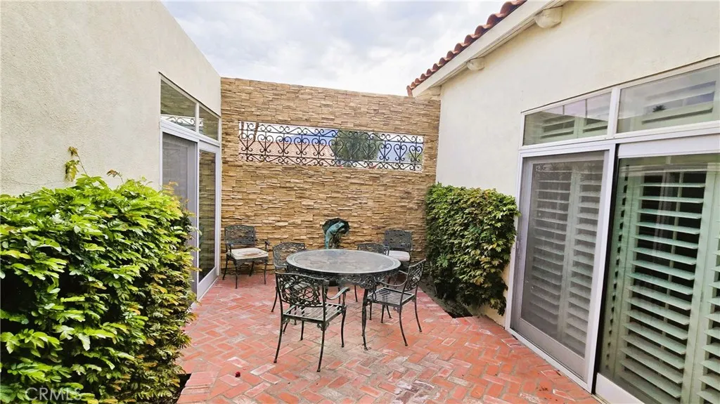 49025 Cedros Circle, La Quinta, California 92253 home-pic-13