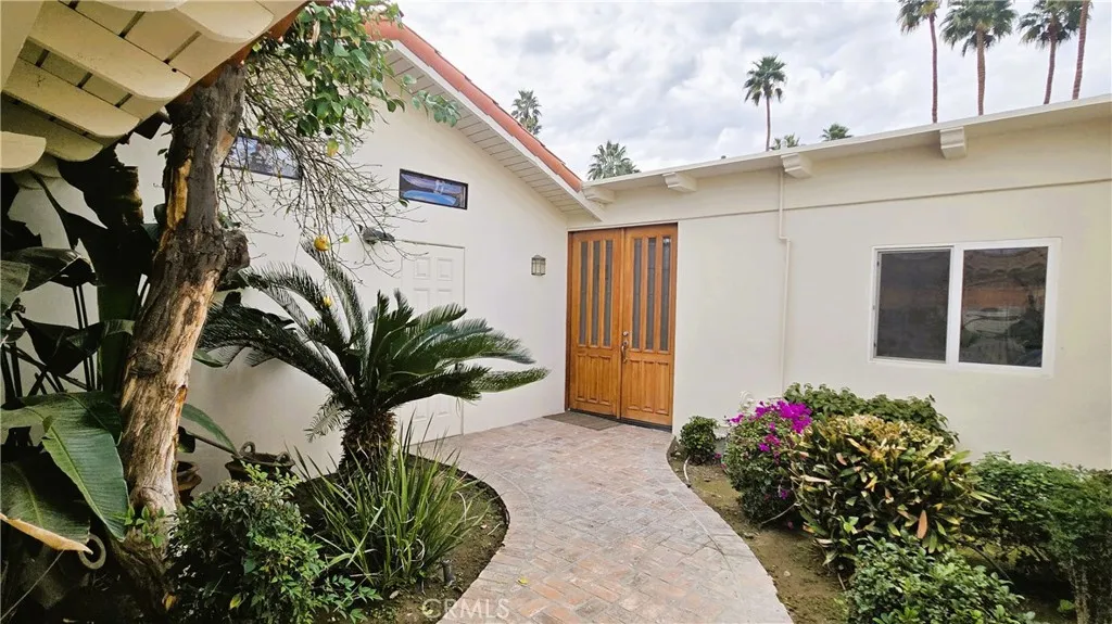 49025 Cedros Circle, La Quinta, California 92253 home-pic-4