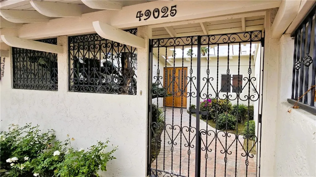 49025 Cedros Circle, La Quinta, California 92253 home-pic-3