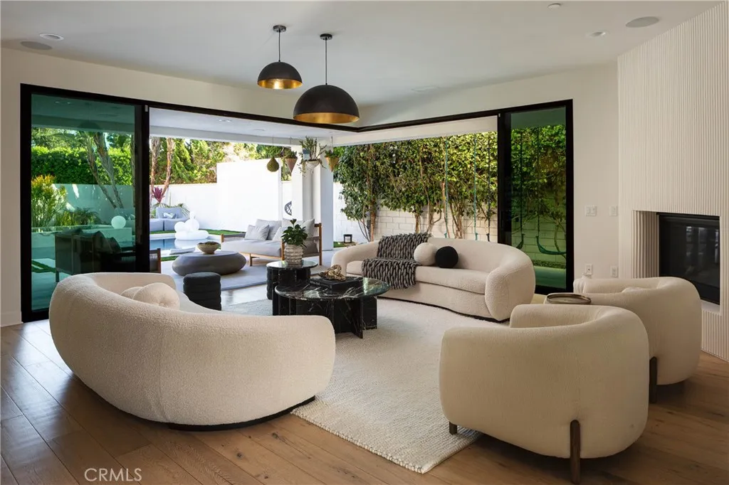 311 Costa Bella Court, Costa Mesa, California 92627 home-pic-4