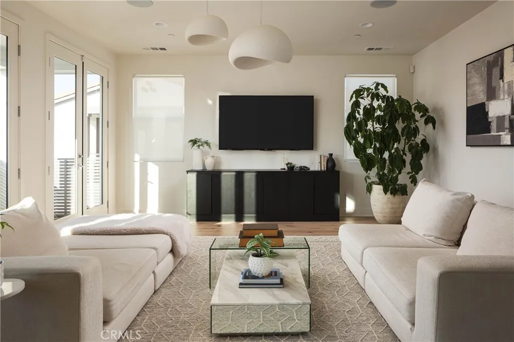 311 Costa Bella Court, Costa Mesa, California 92627 home-pic-24