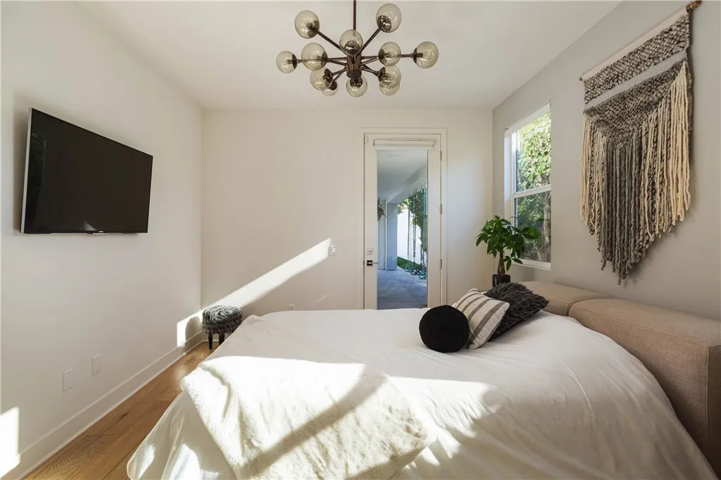 311 Costa Bella Court, Costa Mesa, California 92627 home-pic-28