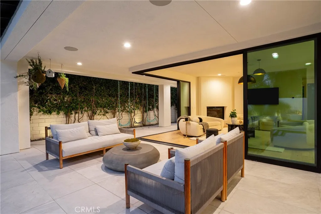 311 Costa Bella Court, Costa Mesa, California 92627 home-pic-9