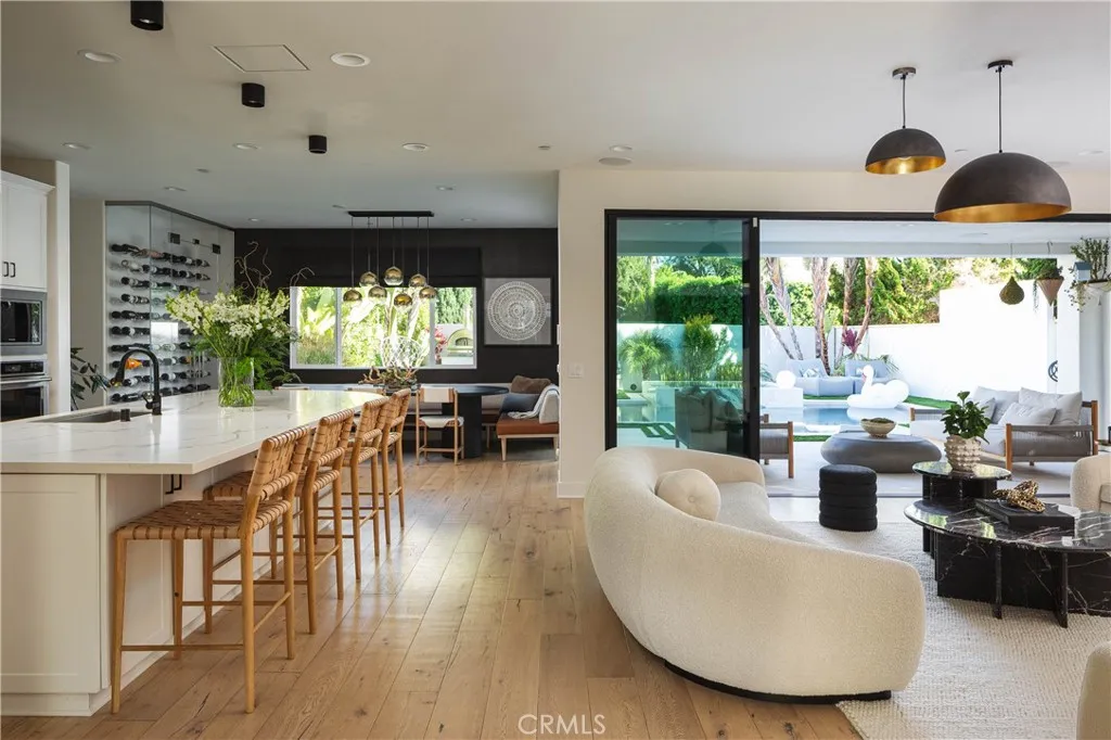 311 Costa Bella Court, Costa Mesa, California 92627 home-pic-3