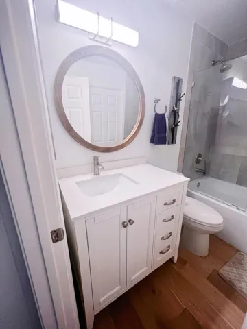 27 Guest Bathroom