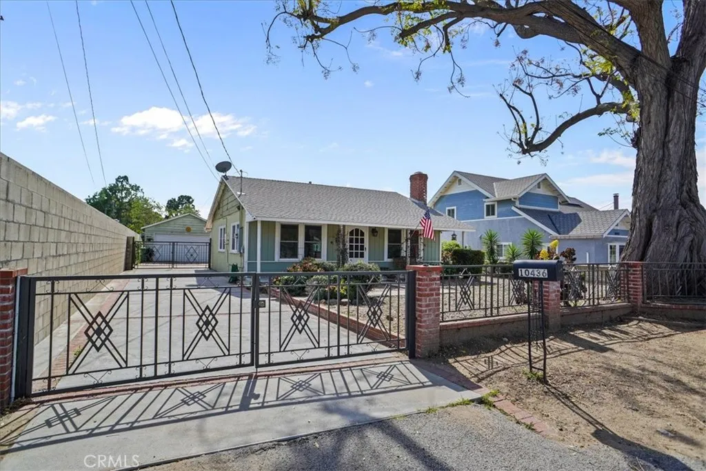10436 La Tuna Canyon Road, Sun Valley, California 91352 home-pic-1